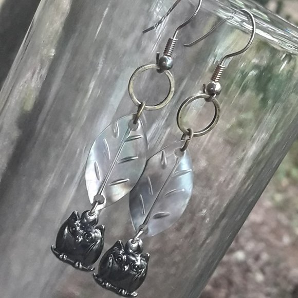 Owl Drop Earrings Mother of Pearl Dangle Feather Leaf Bird Carved Natural Shell - Picture 4 of 11